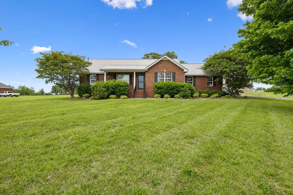 1761 Center Hill Rd, Woodbury, TN 37190