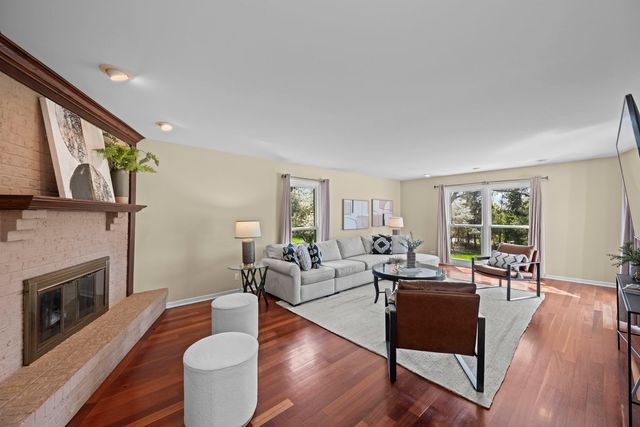 26 Brandywine Road, South Barrington, IL 60010