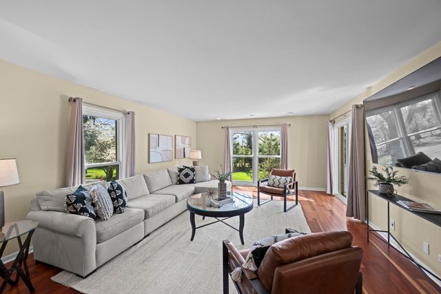 26 Brandywine Road, South Barrington, IL 60010