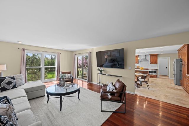 26 Brandywine Road, South Barrington, IL 60010