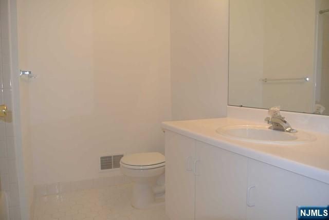 490 Green Mountain Road, Mahwah, NJ 07430