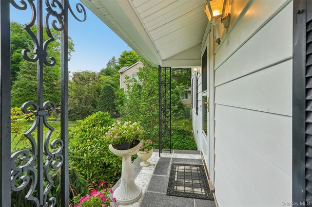 5 Lacona Road, Mahopac, NY 10541