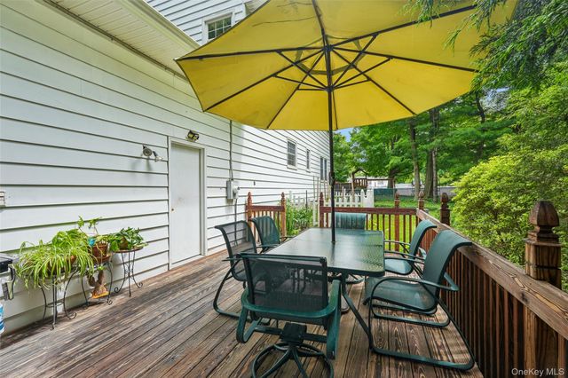 5 Lacona Road, Mahopac, NY 10541