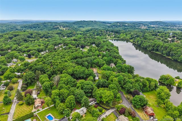 5 Lacona Road, Mahopac, NY 10541