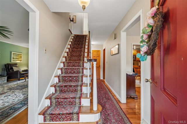 5 Lacona Road, Mahopac, NY 10541