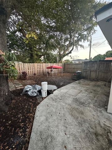 1101 NW 32nd Pl Rear, Miami, FL 33125