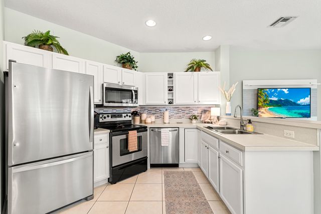 8228 Mulligan Circle, Port St. Lucie, Port St Lucie, FL 34986