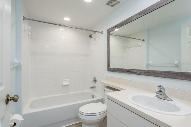 1200 COUNTRY CLUB DRIVE 4202, Largo, FL 33771