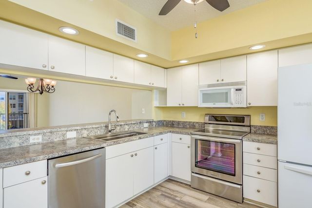 1200 COUNTRY CLUB DRIVE 4202, Largo, FL 33771