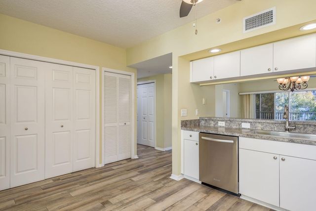 1200 COUNTRY CLUB DRIVE 4202, Largo, FL 33771