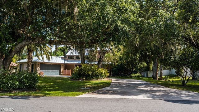 7314 Sean LN, North Fort Myers, FL 33917
