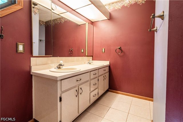 7314 Sean LN, North Fort Myers, FL 33917