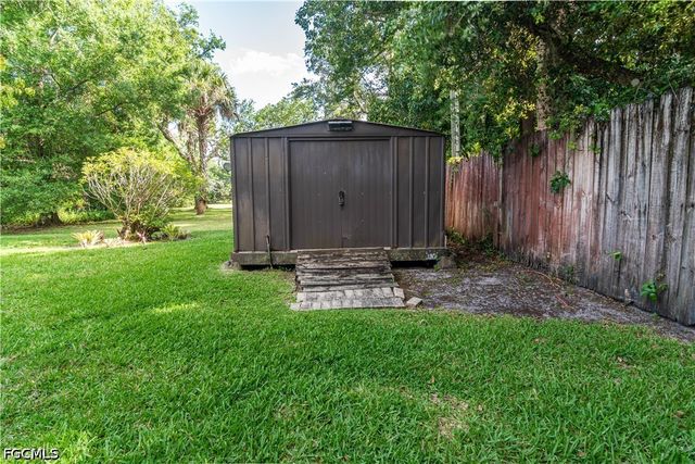 7314 Sean LN, North Fort Myers, FL 33917