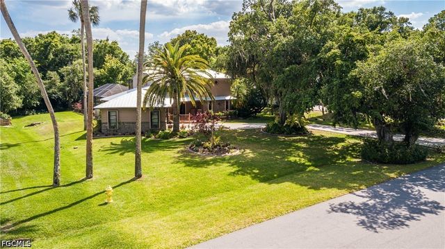 7314 Sean LN, North Fort Myers, FL 33917
