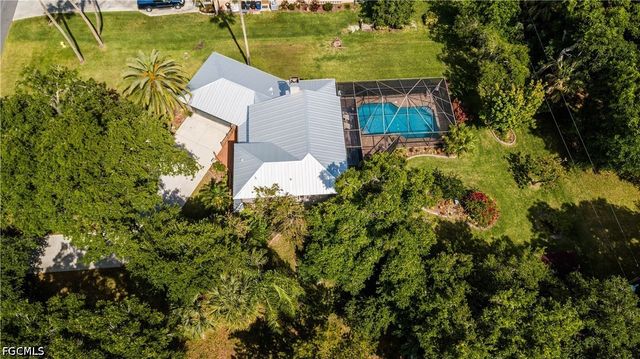 7314 Sean LN, North Fort Myers, FL 33917