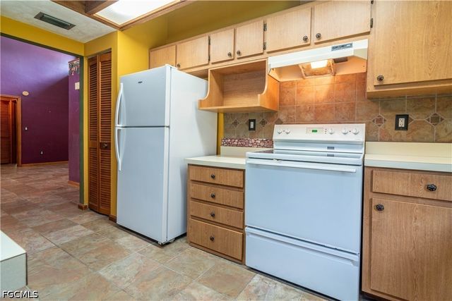 7314 Sean LN, North Fort Myers, FL 33917