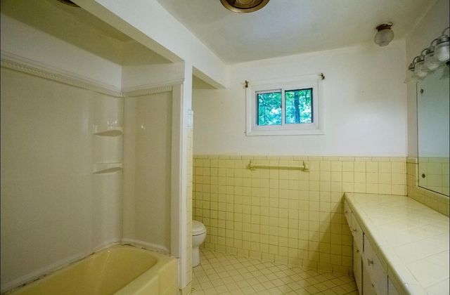 102 Woodland Dr, Dickson, TN 37055