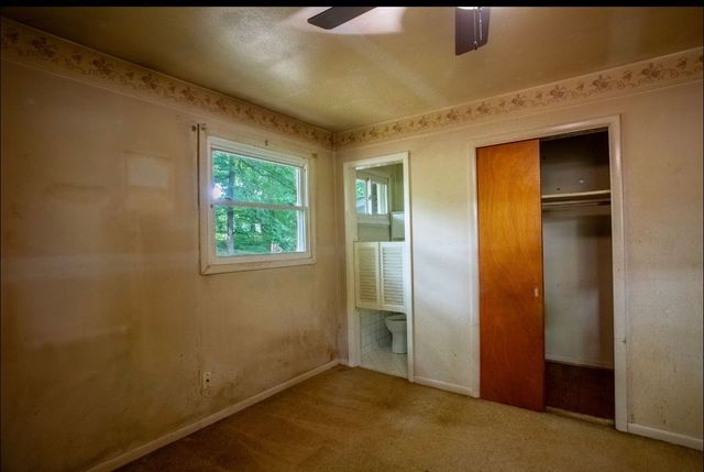 102 Woodland Dr, Dickson, TN 37055