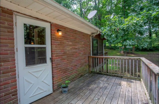 102 Woodland Dr, Dickson, TN 37055