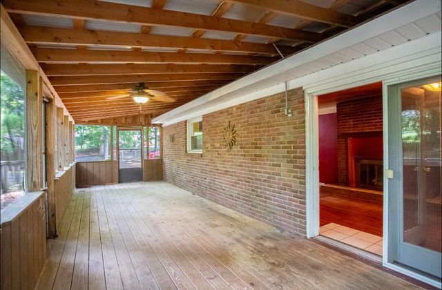 102 Woodland Dr, Dickson, TN 37055