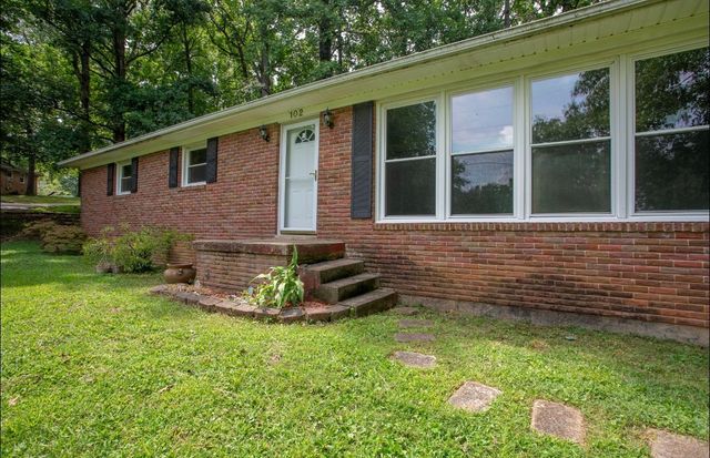 102 Woodland Dr, Dickson, TN 37055