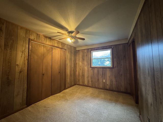 102 Woodland Dr, Dickson, TN 37055