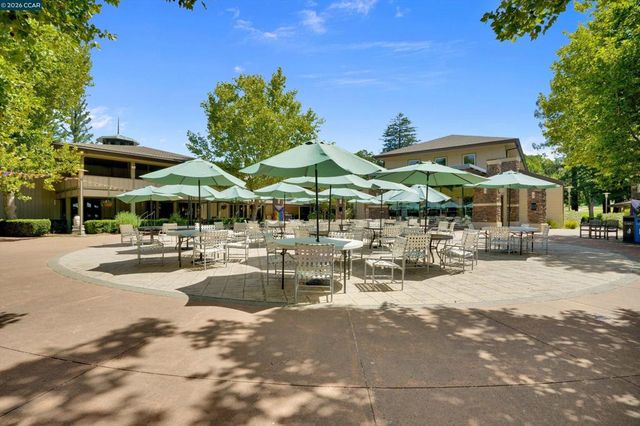 1549 Oakmont 3, Walnut Creek, CA 94595