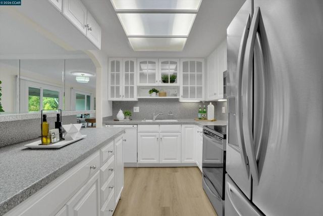 1549 Oakmont 3, Walnut Creek, CA 94595