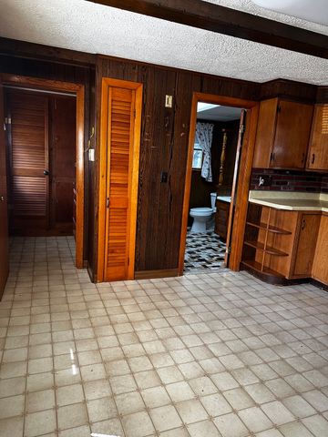 168 Howard St, Lawrence, MA 01841