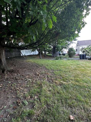 168 Howard St, Lawrence, MA 01841
