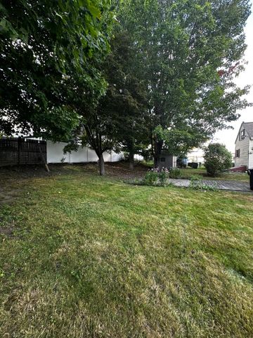 168 Howard St, Lawrence, MA 01841