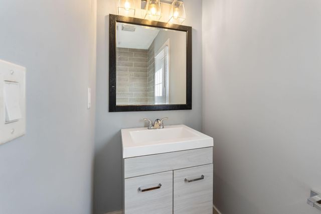 915 Wilson Avenue, Columbus, OH 43206