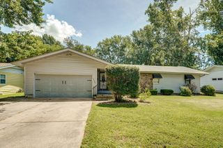 3528 South Fort Avenue, Springfield, MO 65807