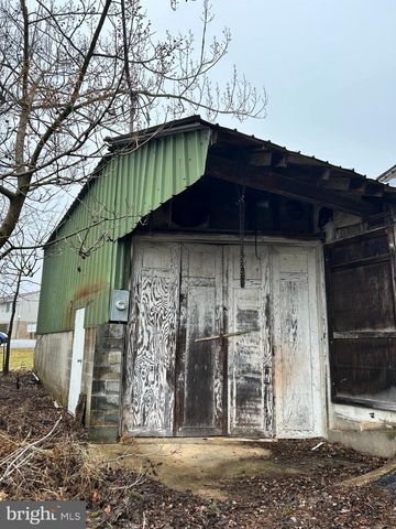 651 COUNTRY CLUB RD, Red Lion, PA 17356