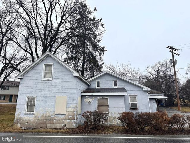 651 COUNTRY CLUB RD, Red Lion, PA 17356