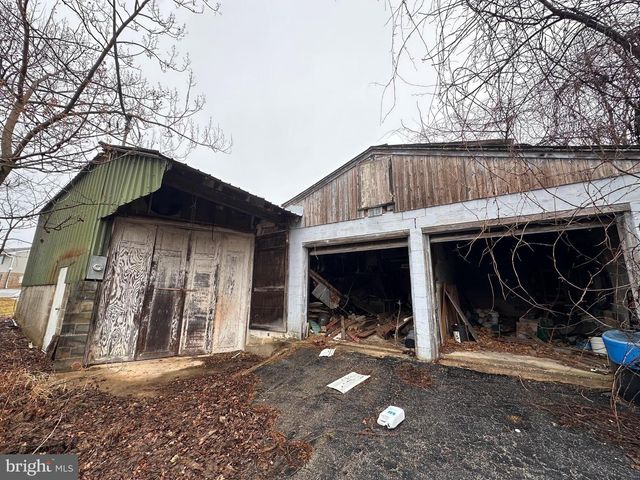 651 COUNTRY CLUB RD, Red Lion, PA 17356