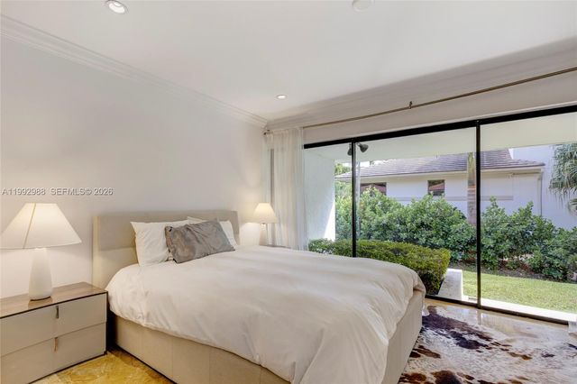 8118 Los Pinos Blvd, Coral Gables, FL 33143