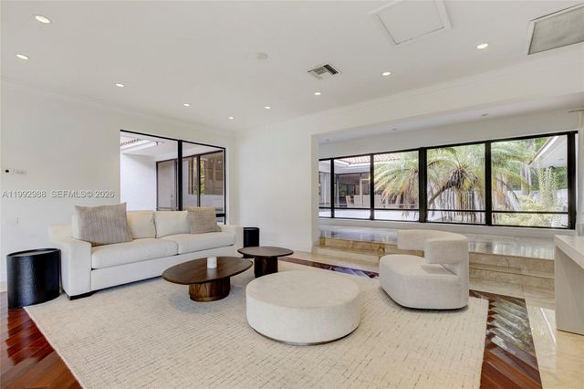 8118 Los Pinos Blvd, Coral Gables, FL 33143