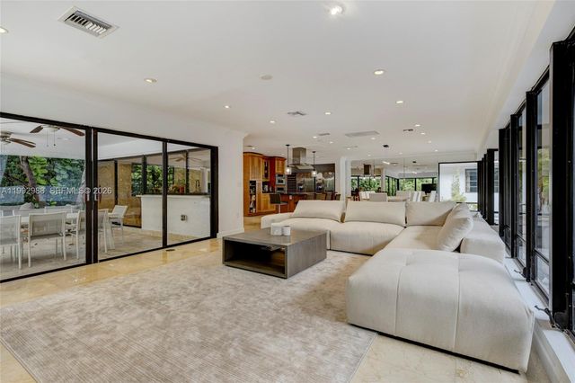 8118 Los Pinos Blvd, Coral Gables, FL 33143