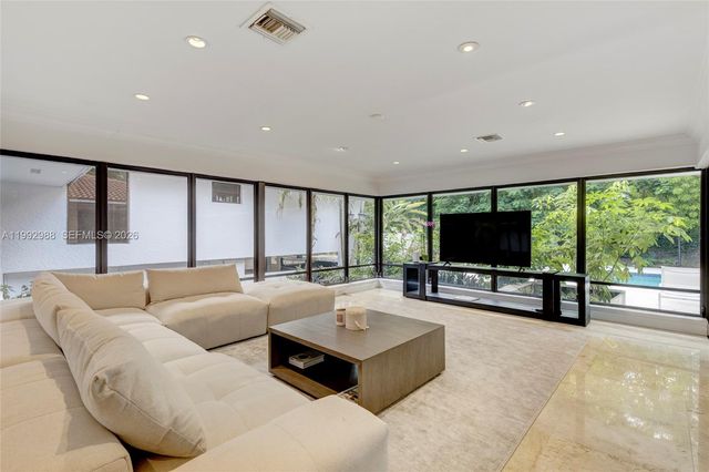 8118 Los Pinos Blvd, Coral Gables, FL 33143