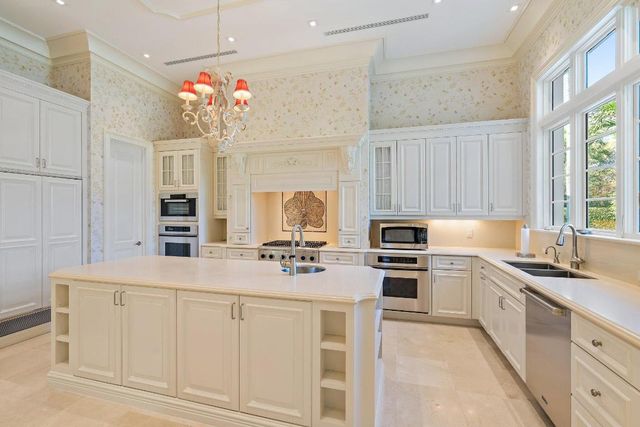 124 Bears Club Drive, Jupiter, FL 33477