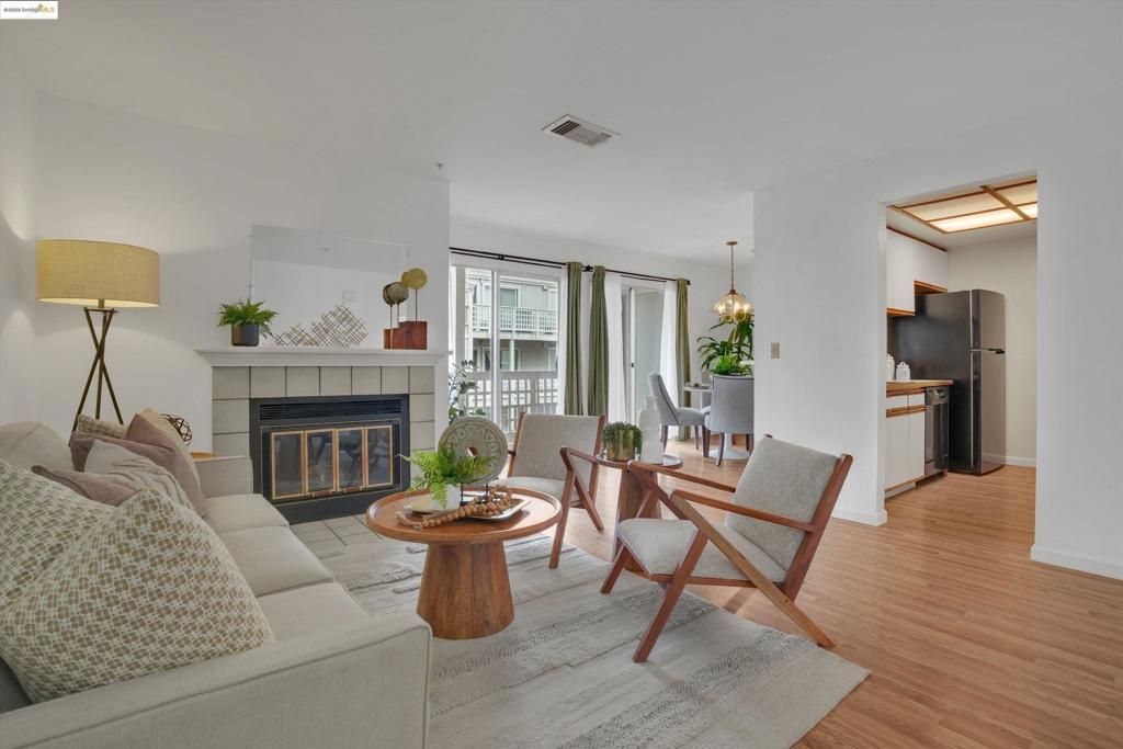 2709 Oak Rd H, Walnut Creek, CA 94597
