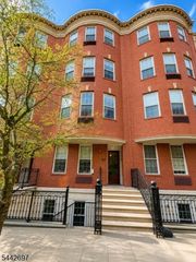 100 Tidewater St 1G, Jersey City, NJ 07302