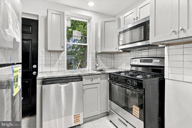 223 N AVONDALE ST, Philadelphia, PA 19139