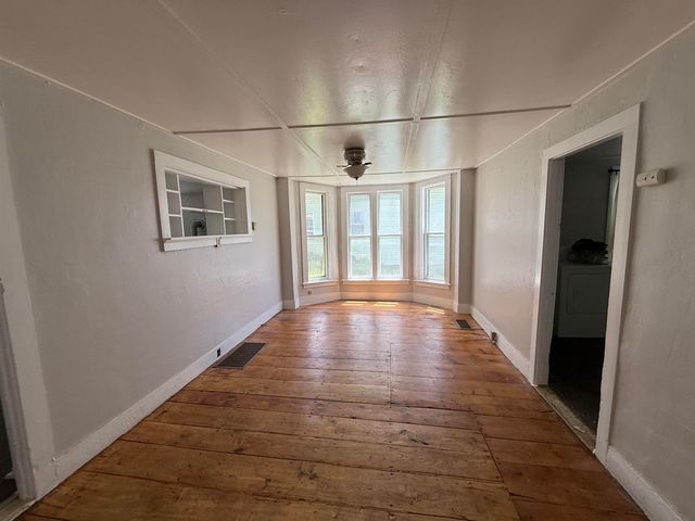 170 South Main Street, Newport, NH 03773