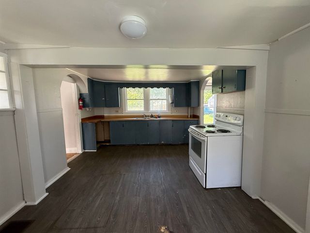 170 South Main Street, Newport, NH 03773