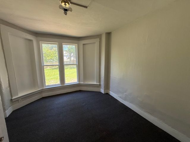 170 South Main Street, Newport, NH 03773