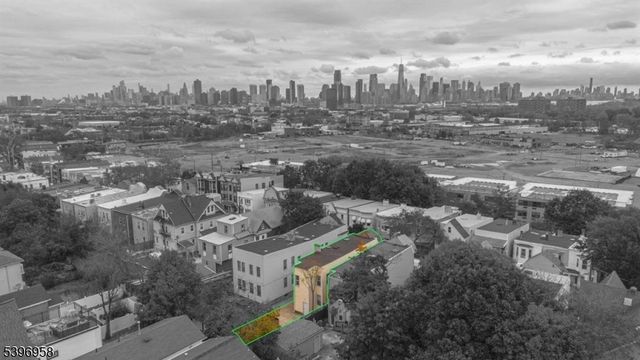 107 Randolph Ave, Jersey City, NJ 07305