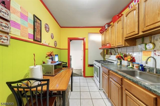 107 Randolph Ave, Jersey City, NJ 07305