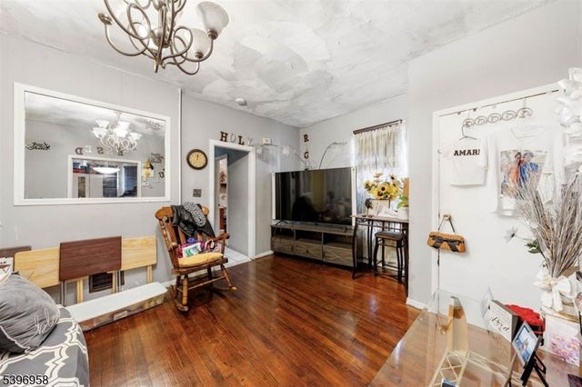 107 Randolph Ave, Jersey City, NJ 07305